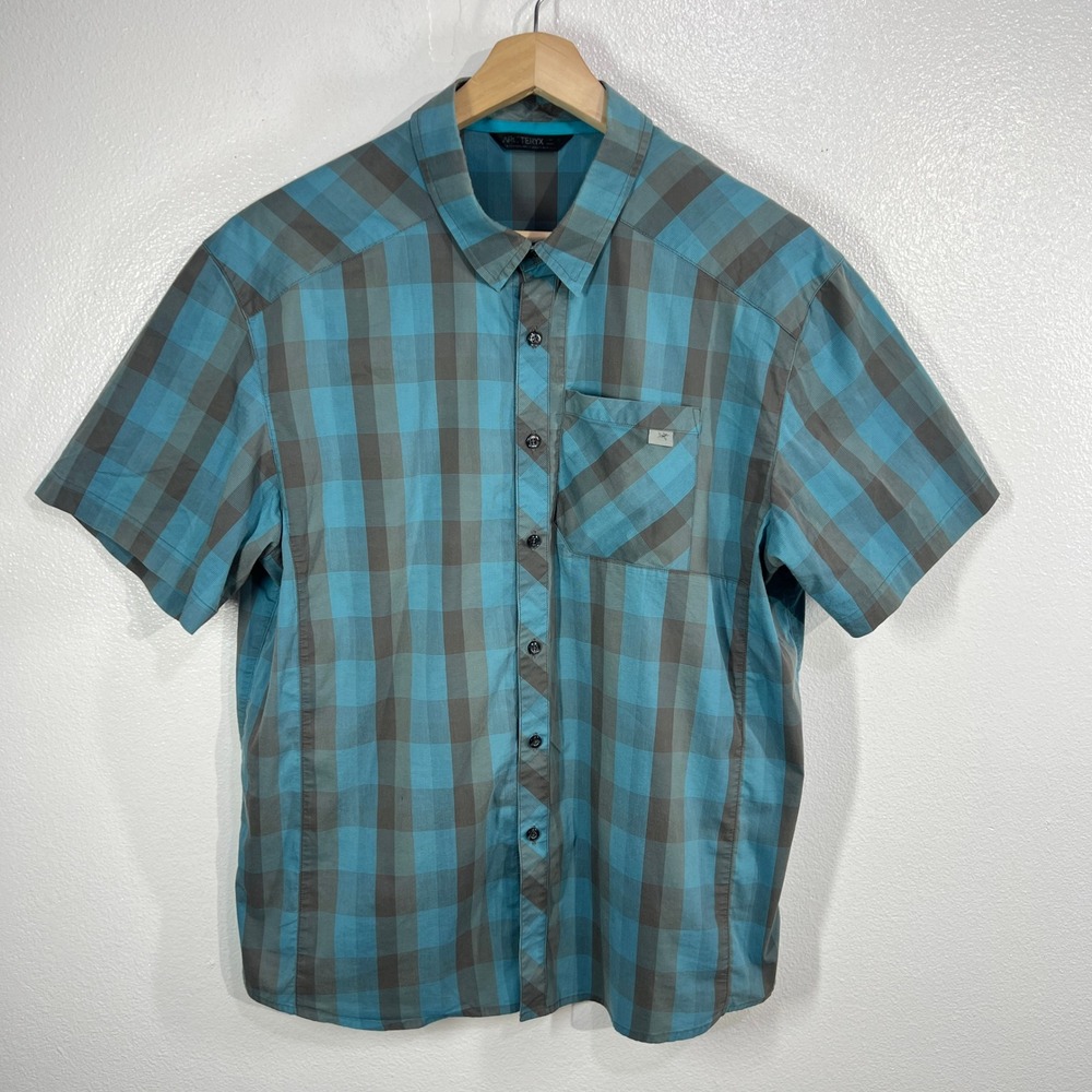 Arc'teryx Men's Short Sleeve Button Down Shirt Medium Blue Plaid Outdoor Casual